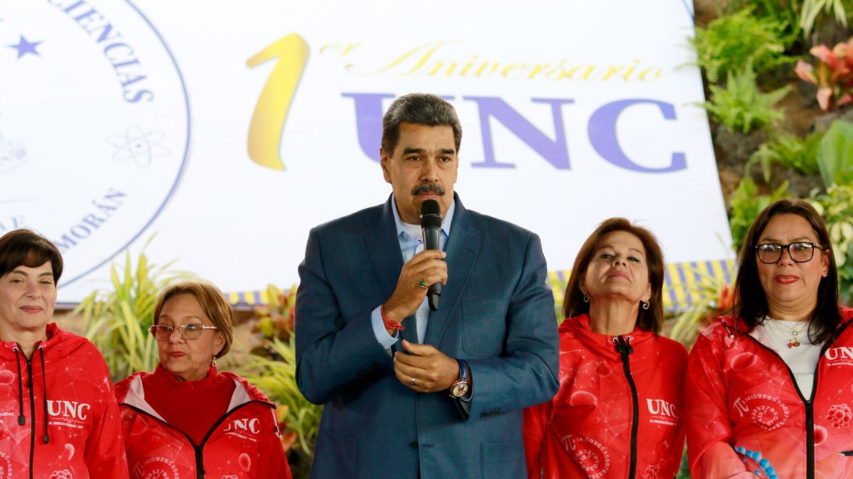 El Gobierno de Venezuela alertó este viernes sobre una guerra que aseguró quiere instaurar EEUU en Latinoamérica y el Caribe, aunque subrayó como un imposible histórico rendirse en este contexto. El Gobierno de Venezuela alertó este viernes sobre una guerra que aseguró quiere instaurar EEUU en Latinoamérica y el Caribe, aunque subrayó como un imposible histórico rendirse en este contexto.