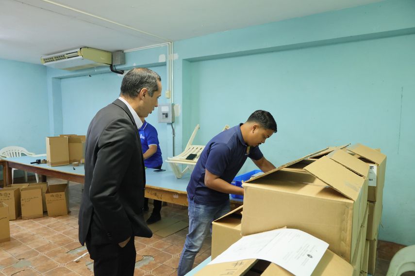 ATTT supervisa inicio de distribución nacional de placas 2026-2030