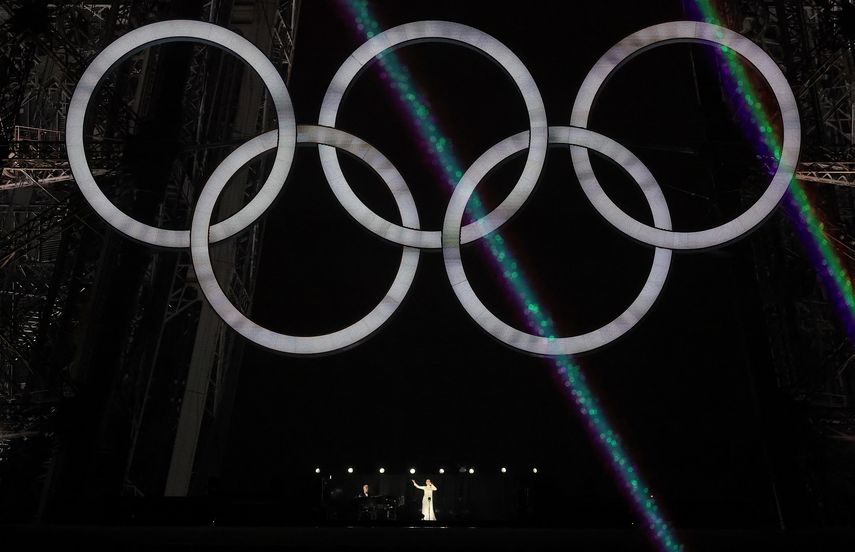 Céline Dion canta en el cierre de la ceremonia de apertura de París-2024