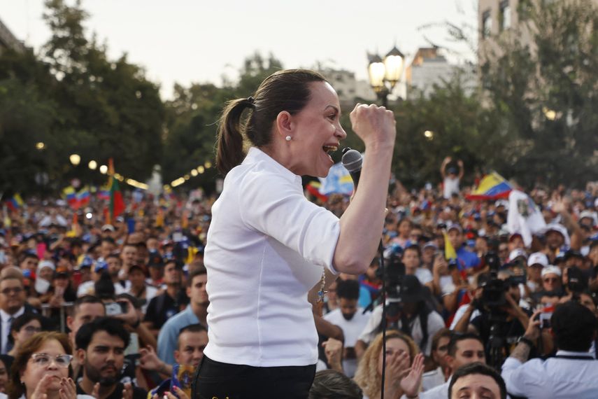 La líder opositora de Venezuela y nobel de la paz 2025, María Corina Machado, aseguró este domingo que los venezolanos están listos para participar en unas nuevas elecciones que permitan la transición hacia la democracia y reiteró que pronto volverá a su país. La líder opositora de Venezuela y nobel de la paz 2025, María Corina Machado, aseguró este domingo que los venezolanos están listos para participar en unas nuevas elecciones que permitan la transición hacia la democracia y reiteró que pronto volverá a su país.
