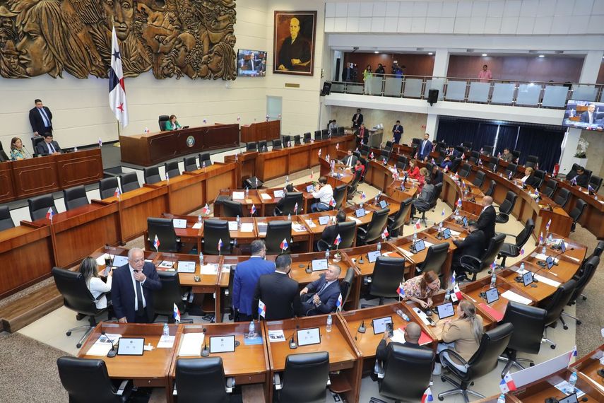 A través del Decreto Ejecutivo N.º 100, el presidente de la República de Panamá convocó formalmente a la Asamblea Nacional a sesiones extraordinarias que se desarrollarán entre el 12 de mayo y el 12 de junio de 2025, con el fin de atender una serie de nombramientos. A través del Decreto Ejecutivo N.º 100, el presidente de la República de Panamá convocó formalmente a la Asamblea Nacional a sesiones extraordinarias que se desarrollarán entre el 12 de mayo y el 12 de junio de 2025, con el fin de atender una serie de nombramientos.