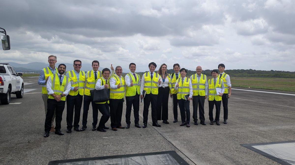 La Autoridad Aeronáutica Civil de Panamá informó sobre la visita técnica de ejecutivos de All Nippon Airways (ANA) y especialistas de The Boeing Company, quienes evaluaron la viabilidad de establecer un vuelo directo entre Panamá y Tokio. La Autoridad Aeronáutica Civil de Panamá informó sobre la visita técnica de ejecutivos de All Nippon Airways (ANA) y especialistas de The Boeing Company, quienes evaluaron la viabilidad de establecer un vuelo directo entre Panamá y Tokio.