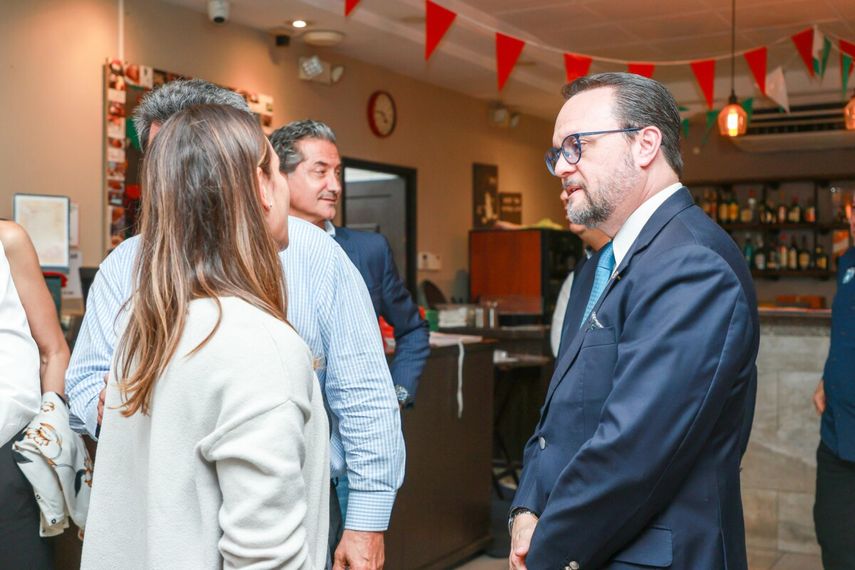 MICI y MIDA acuerdan con pizzerías el uso de queso mozzarella panameño
