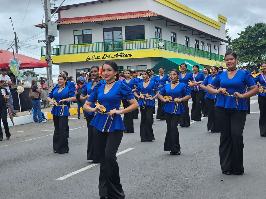Batallón femenino de la Escuela Secundaria Pedro Pablo Sánchez (PPS) de la Chorrera. Batallón femenino de la Escuela Secundaria Pedro Pablo Sánchez (PPS) de la Chorrera.