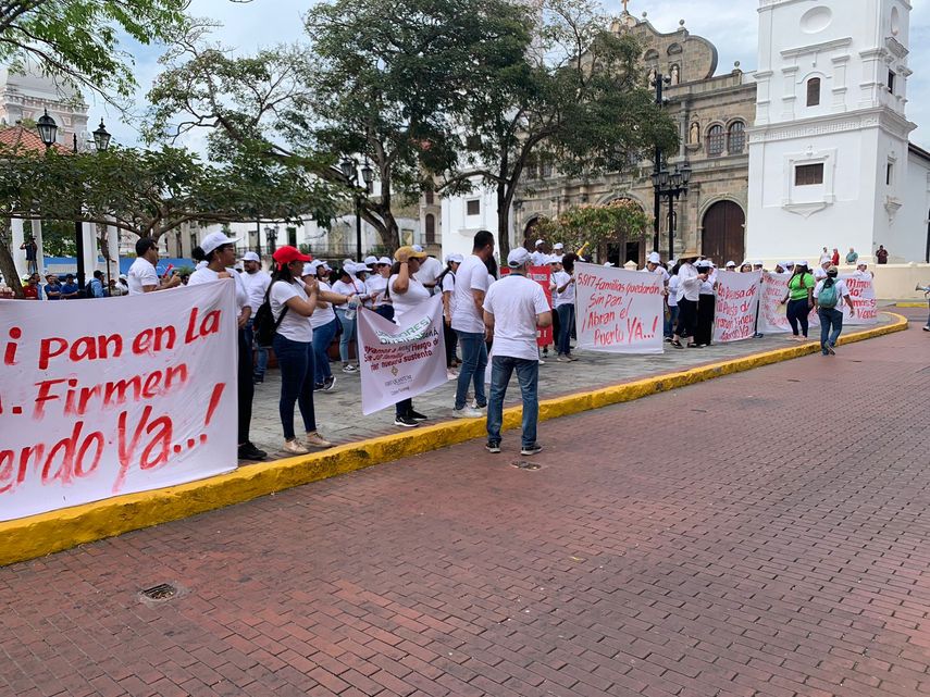 Minera Panamá: Empleados marchan a la presidencia