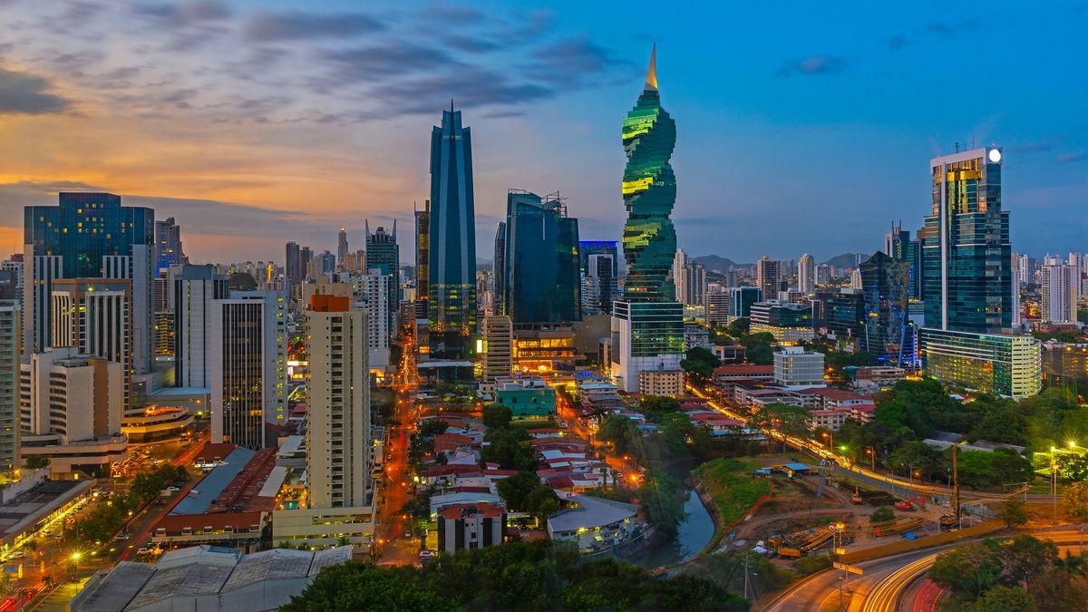 Panamá emite bonos globales por 2,500 millones de dólares