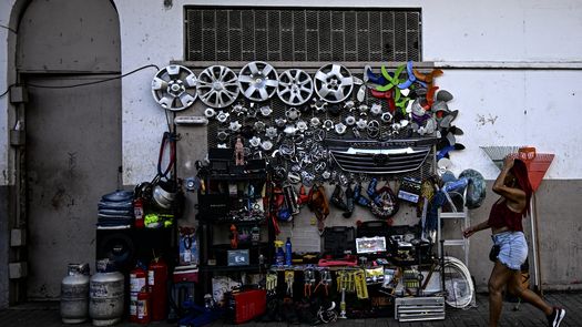 La tasa de informalidad en Panamá se ubicó en el 47,1 % según la más reciente encuesta oficial del mercado laboral, de septiembre de 2025, lo que supone una leve reducción frente al 47,7 % que registró el indicador hasta octubre de 2024, la medición anterior, de acuerdo con estadísticas oficiales revisadas difundidas este jueves. La tasa de informalidad en Panamá se ubicó en el 47,1 % según la más reciente encuesta oficial del mercado laboral, de septiembre de 2025, lo que supone una leve reducción frente al 47,7 % que registró el indicador hasta octubre de 2024, la medición anterior, de acuerdo con estadísticas oficiales revisadas difundidas este jueves.