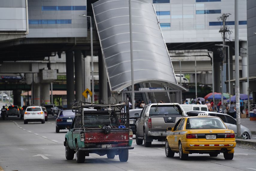 Los latinoamericanos pasan un promedio 92 minutos diarios en el tr&aacute;nsito, que equivale a 25 d&iacute;as por a&ntilde;o, seg&uacute;n datos del estudio 'C&oacute;mo aprovechar el poder de la movilidad urbana en Am&eacute;rica Latina y el Caribe', publicado por Visa.