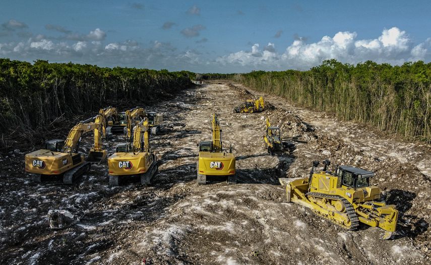 El tren recorrerá 1.554 km a lo largo de cuatro estados de México para conectar majestuosos sitios arqueológicos, exhuberantes selvas y paradisíacas playas del Caribe mexicano. 