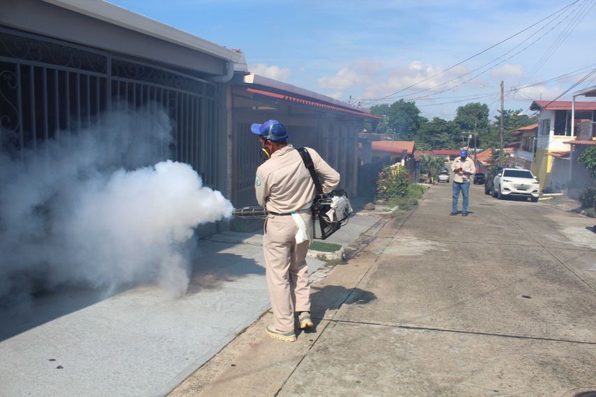 El Minsa continúa intensificando los operativos de control de vectores para evitar casos de dengue.