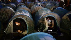 Indignación en Francia por desmantelamiento de campamento de migrantes