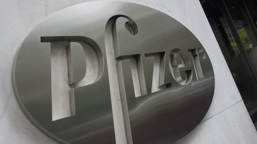 Pfizer duplicó beneficio neto en 2021, a USD 22.000 millones