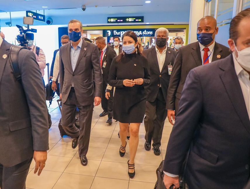 Llegada del presidente de la República Dominicana, Luis Abinader junto a su delegación al Aeropuerto en Panamá