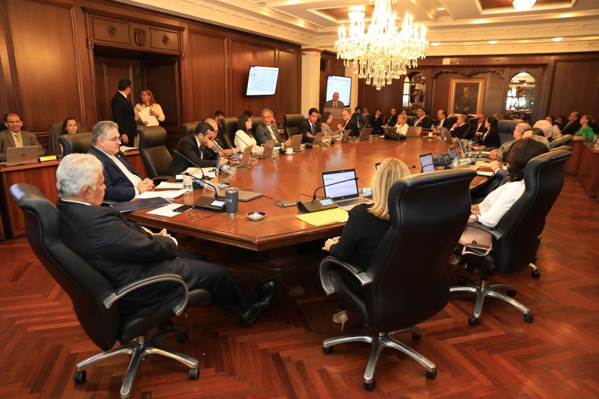 Gabinete avala designación de tres nuevos miembros de la directiva del Canal de Panamá
