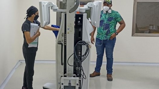 La CSS busca hacerle frente a la alta demanda de pacientes que requieren cirugías complejas con un microscopio robótico en el Centro Hospitalario Especializado Dr. Rafael Hernández L.