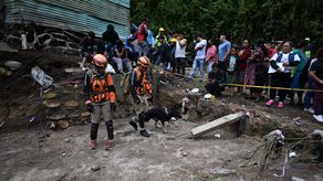 Al menos seis muertos y 13 desaparecidos por la crecida de un río en Guatemala