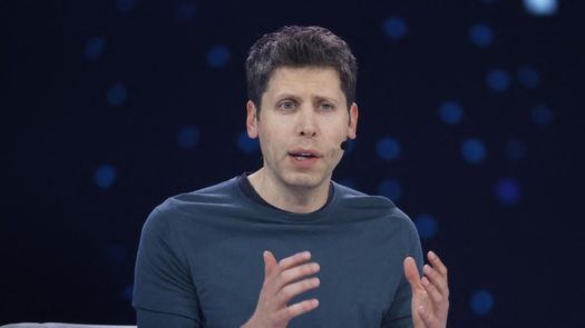 El mundo necesita urgentemente regular la IA, dice el director de OpenAI