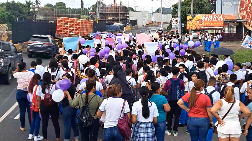 Estudiantes van a las calles a pedir justicia por diputada juvenil