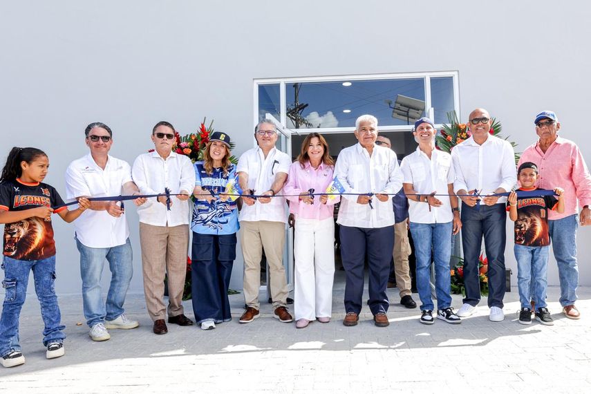Plata no faltó, faltó decencia: Mulino inaugura el Estadio Roberto Mariano Bula en Colón