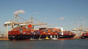 Portacontenedores bate nuevo récord de peaje en el Canal de Panamá ampliado