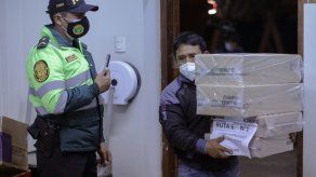 Perú habilita centros de votación para segunda vuelta electoral este domingo