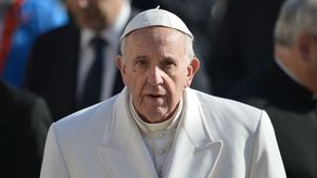 El papa Francisco durmió toda la noche tras su última recaída
