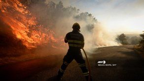 Al menos 2.400 personas evacuadas por incendio en el suroeste de España