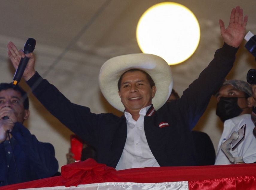 Perú debate destitución de Castillo en juicio político