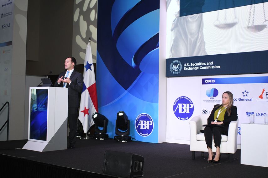 Panamá mantiene evaluaciones de cumplimiento con grupo GAFI