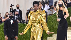 El rapero estadounidense Lil Nas X llega para la Met Gala 2021 en el Museo Metropolitano de Arte el 13 de septiembre de 2021 en Nueva York.