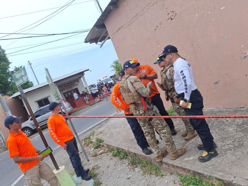Se mantienen las labores de rescate en Puerto Caimito de La Chorrera.