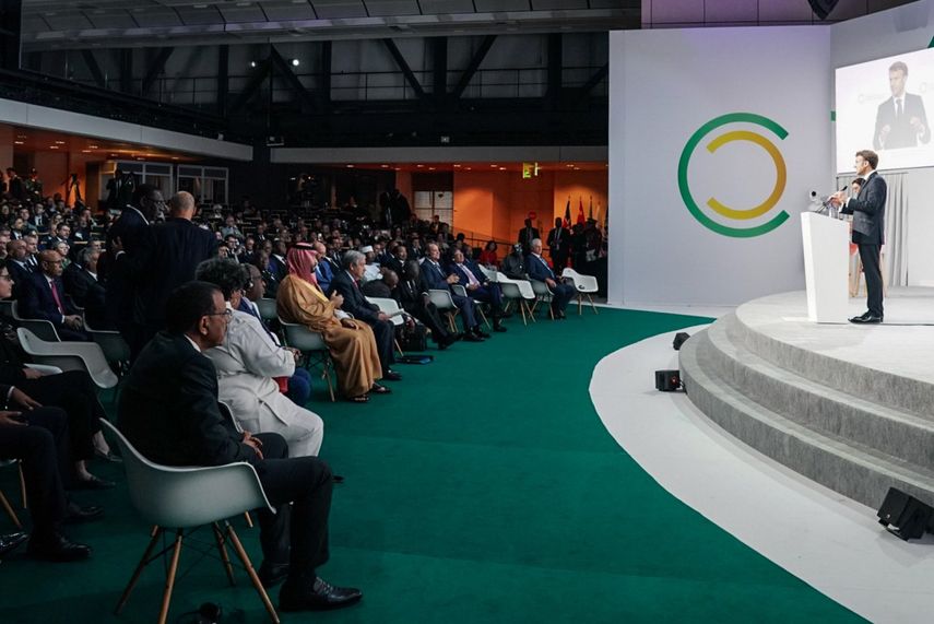 La cumbre climática de París comenzó este viernes su segundo y último día de trabajos, con la presión de alcanzar resultados que propicien un nuevo orden financiero mundial capaz de acomodar plenamente la lucha contra el calentamiento global. La cumbre climática de París comenzó este viernes su segundo y último día de trabajos, con la presión de alcanzar resultados que propicien un nuevo orden financiero mundial capaz de acomodar plenamente la lucha contra el calentamiento global.