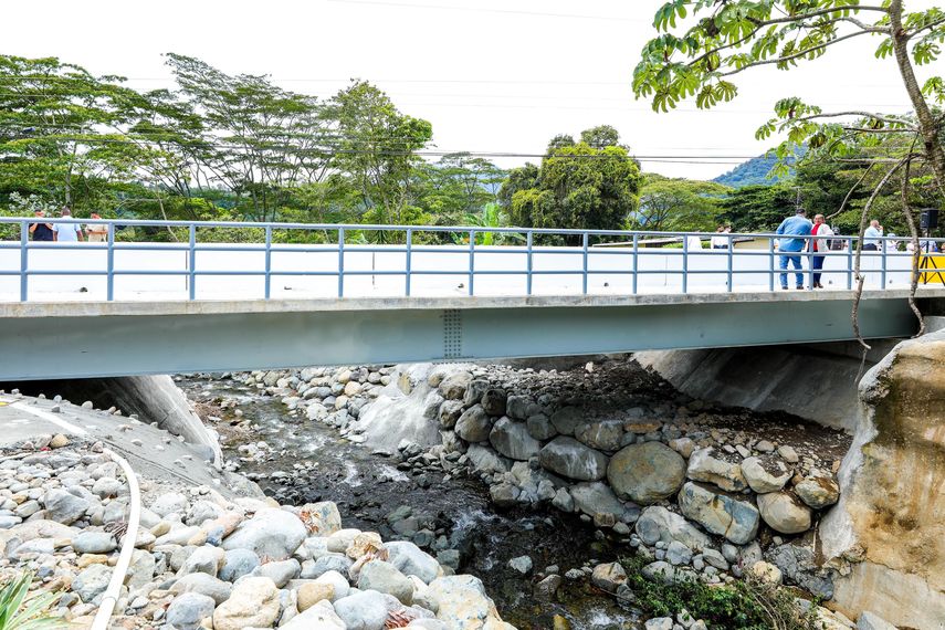 Mulino inauguró el puente La Zumbona y promete planes de desarrollo para Boquete