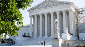 Nuevo revés judicial para Trump sobre deportación de migrantes bajo ley de 1798