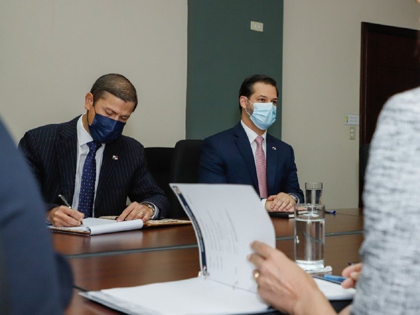 Panamá presenta sus atributos comerciales a California