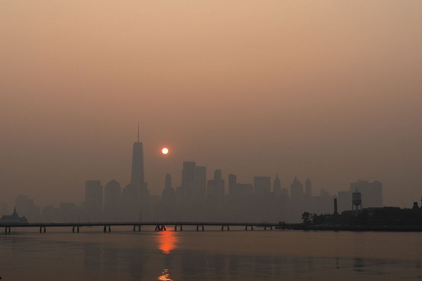 Incendios en Canadá cubren Nueva York de niebla apocalíptica