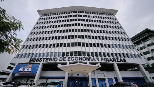 MEF: Salida de la lista de la UE impulsará inversión extranjera y comercio en Panamá