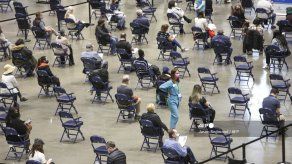 EEUU aplica tres millones de vacunas al día en segunda jornada