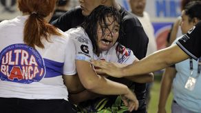 Tragedia en el fútbol salvadoreño: estampida deja muertos y heridos