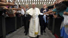 El papa llega a Asís para rezar en la porziuncola de San Francisco