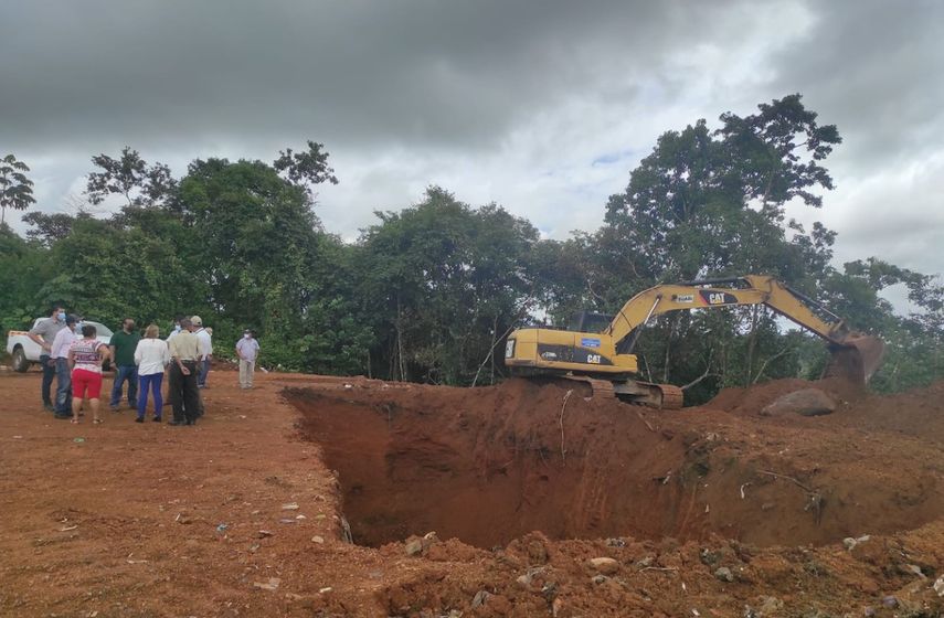 MOP adecúa sitio para depositar desechos en San Félix