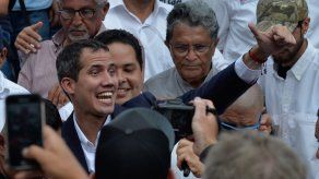 Entusiasta reencuentro de Guaidó con sus seguidores en Venezuela