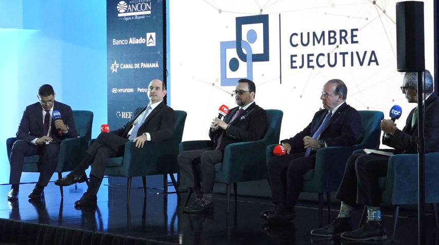 Ministros y empresarios de Panamá proyectan un 2025 con recuperación económica