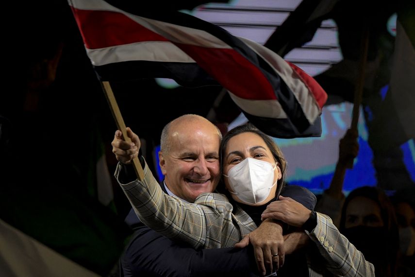 Costa Rica: Expresidente Figueres lidera primera vuelta