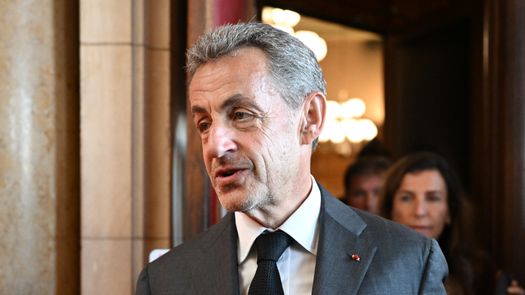 Tribunal francés confirma pena de prisión a expresidente Sarkozy por corrupción