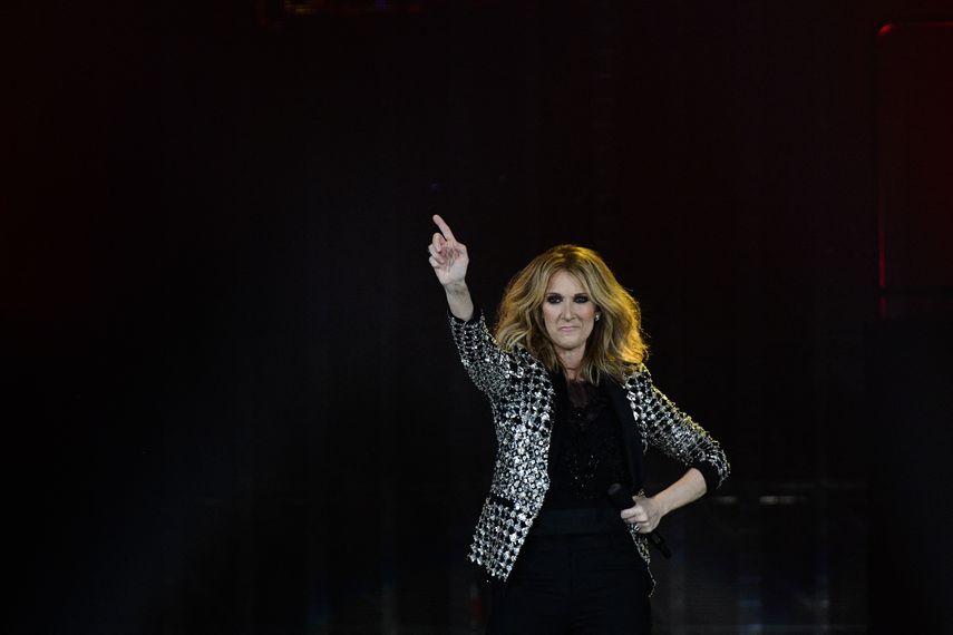 Céline Dion cancela gira a causa de 'problemas neurológicos'.