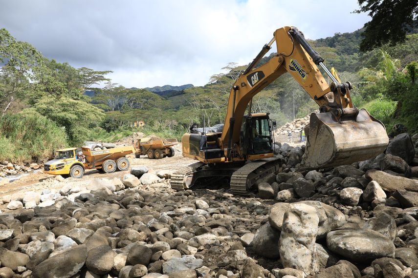 El presidente de la República, José Raúl Mulino, se reunió hoy con productores en Boquete, provincia de Chiriquí, para evaluar, entre otros temas, las afectaciones que ha sufrido el agro por las fuertes lluvias provocadas recientemente por la tormenta Rafael. El presidente de la República, José Raúl Mulino, se reunió hoy con productores en Boquete, provincia de Chiriquí, para evaluar, entre otros temas, las afectaciones que ha sufrido el agro por las fuertes lluvias provocadas recientemente por la tormenta Rafael.