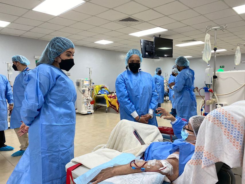 Defensoría supervisa a pacientes en unidad de hemodiálisis