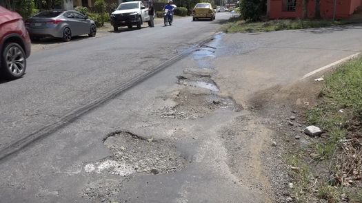 El MOP dijo recientemente que se está en espera de una adenda para compra de asfalto y aceite para poder realizar los trabajos de parcheo y construcción de algunas calles de David.
