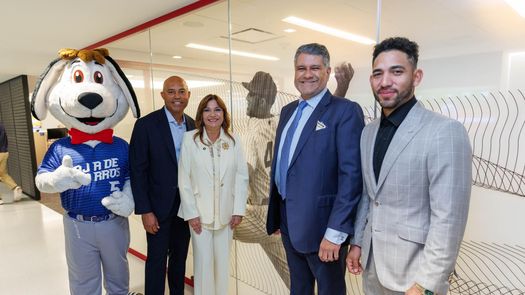 Caja de Ahorros, en alianza con Major League Baseball (MLB), presentó oficialmente el programa Pitch, Hit & Run, una iniciativa que beneficiará a más de 4,000 niños y niñas en todo el país, posicionando el deporte como una plataforma de desarrollo y generación de oportunidades. Caja de Ahorros, en alianza con Major League Baseball (MLB), presentó oficialmente el programa Pitch, Hit & Run, una iniciativa que beneficiará a más de 4,000 niños y niñas en todo el país, posicionando el deporte como una plataforma de desarrollo y generación de oportunidades.